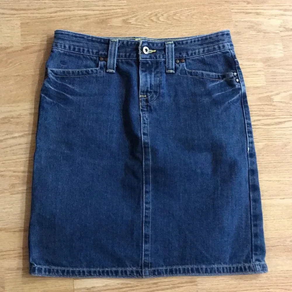 Tommy Hilfiger jean skirt size 2